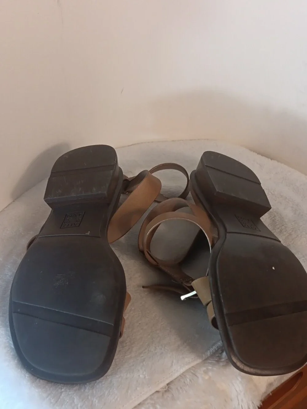 Naturalizer Tan Leather Toe-Ring Ankle-Strap Sandals